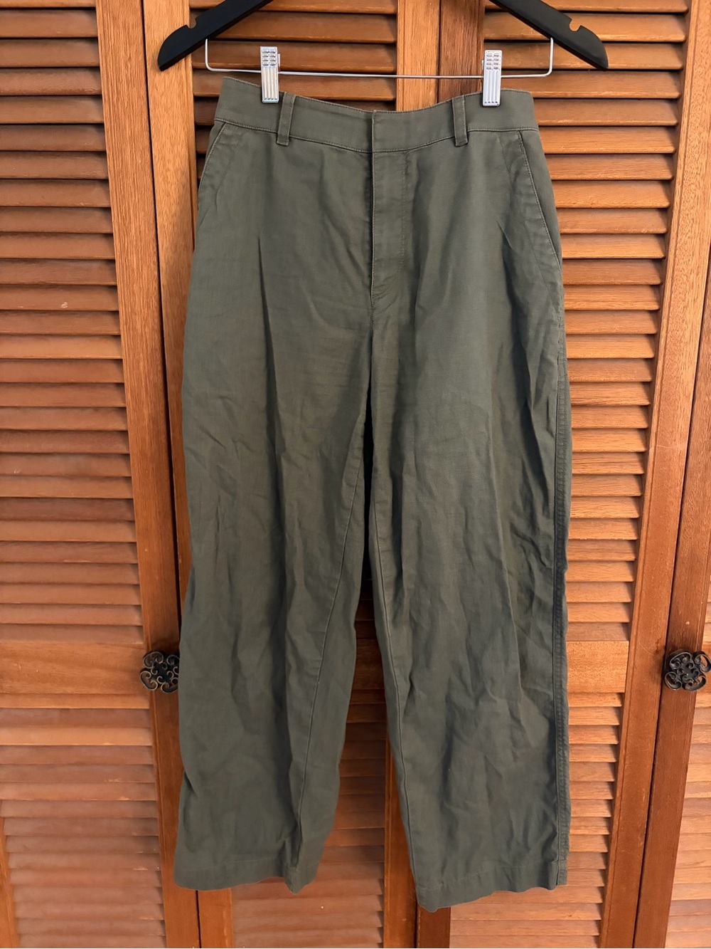 Uniqlo women’s olive green barrel pants cotton and linen lightweight size XS